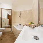 In Heart Of - 2br 2ba Elegant Downtown Apartman Prága