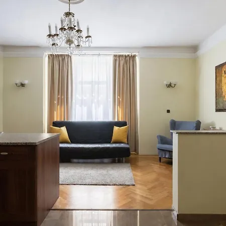 In Heart Of Elegant Downtown - Ac, 2br, 2ba * Prag