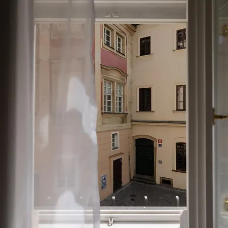 In Heart Of Elegant Downtown - Ac, 2br, 2ba Apartment Prag