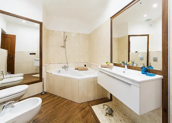 In Heart Of - 2br 2ba Elegant Downtown Apartamento Praga