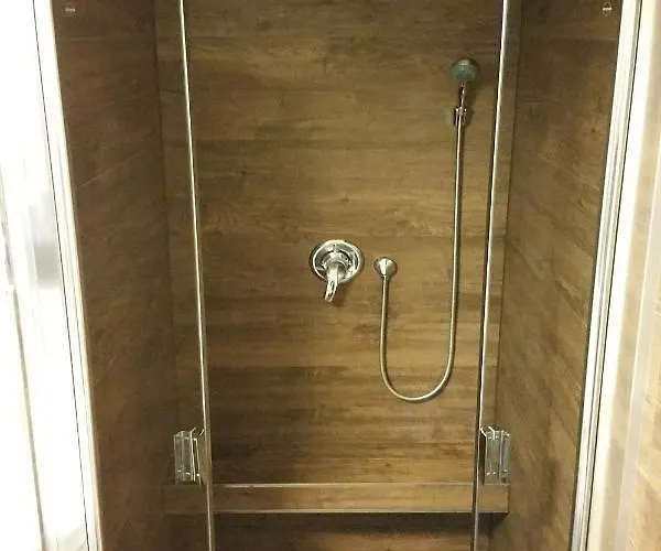 In Heart Of - 2br 2ba Elegant Downtown